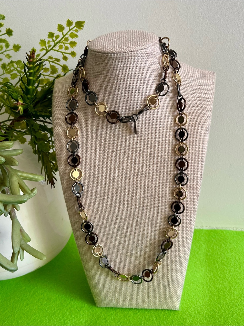 Daisy Fuentes Gold and Black Circle Link Necklace and Bracelet Set